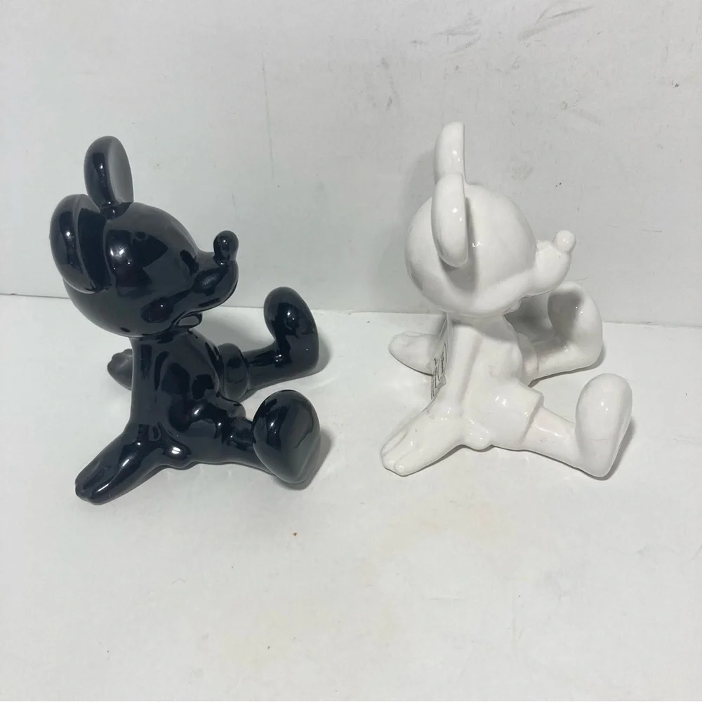 DISNEY Mickey Mouse Figurines Black White Salt and Pepper Shaker Set